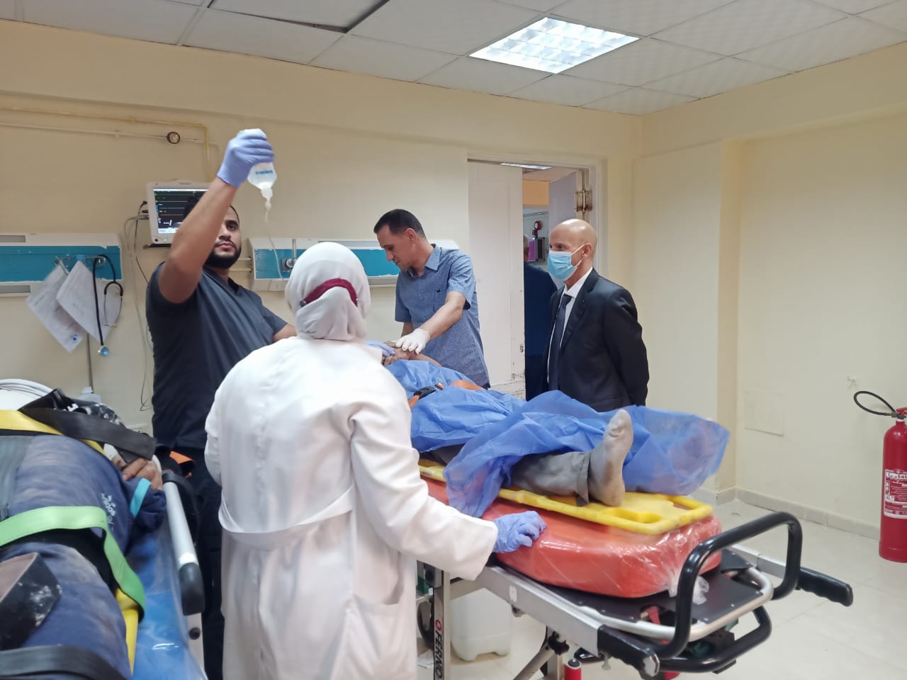 وكيل الوزارة يتابع حالة المصابين 1