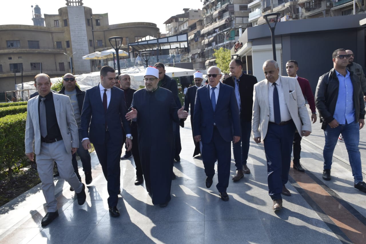وزير الأوقاف ومفتي الجمهورية ومحافظ بورسعيد يتفقدون ساحة مصر والممشى السياحى الجديد