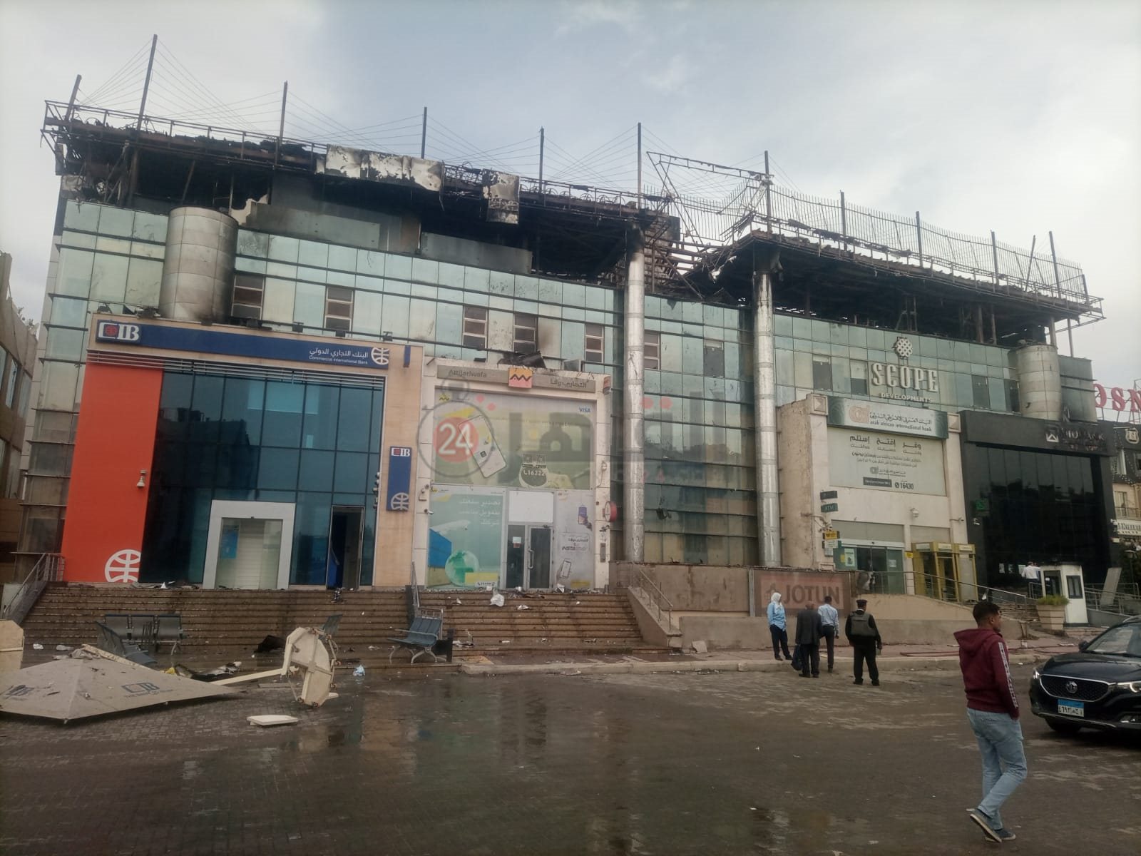 حريق مجمع بنوك التجمع (1)