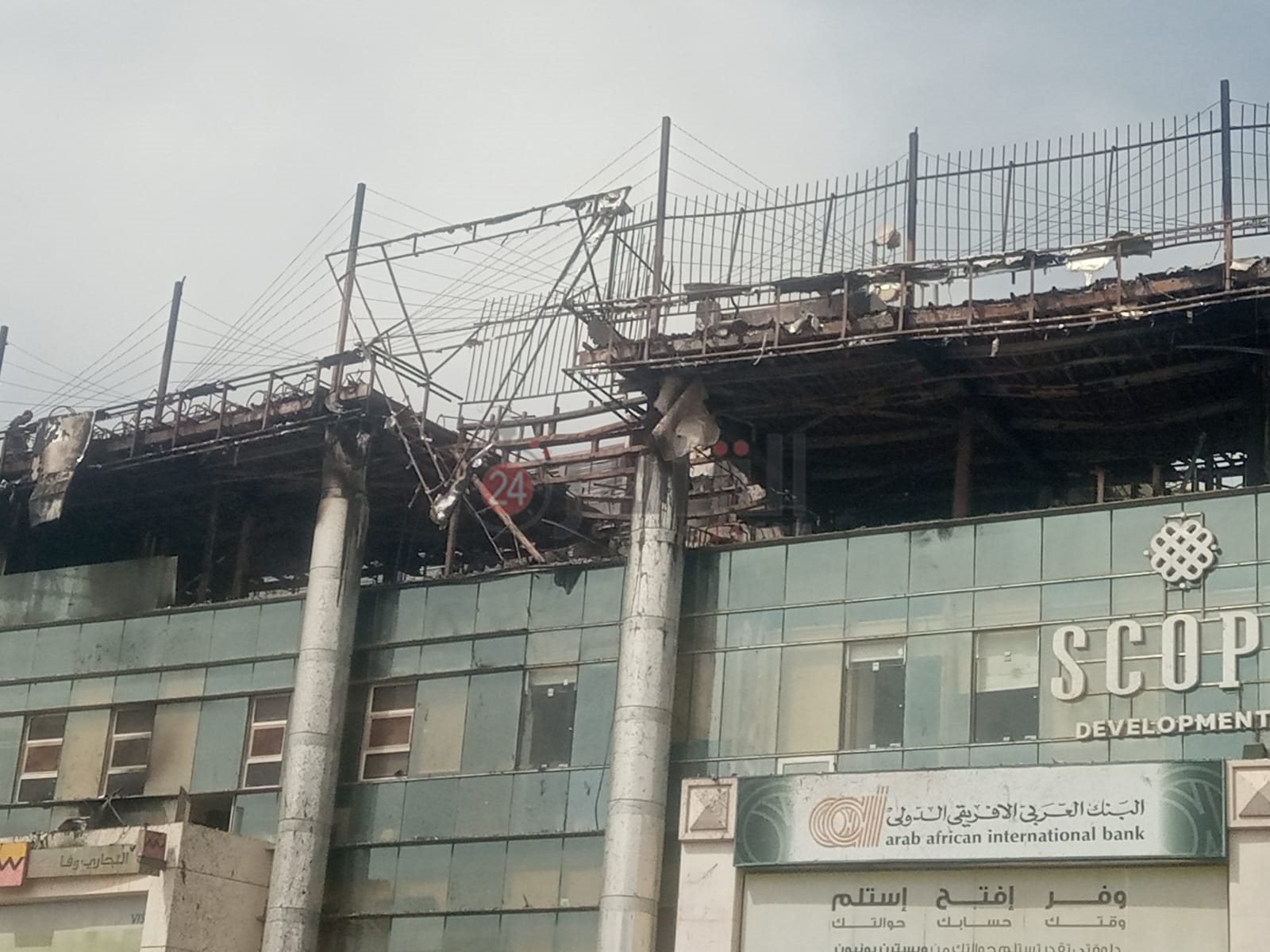 حريق مجمع بنوك التجمع (9)