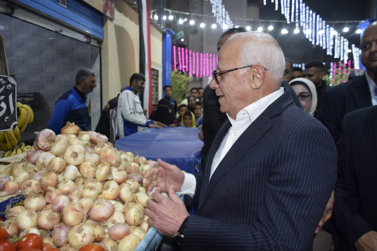 محافظ بورسعيد يفتتح مشروعات جديدة 