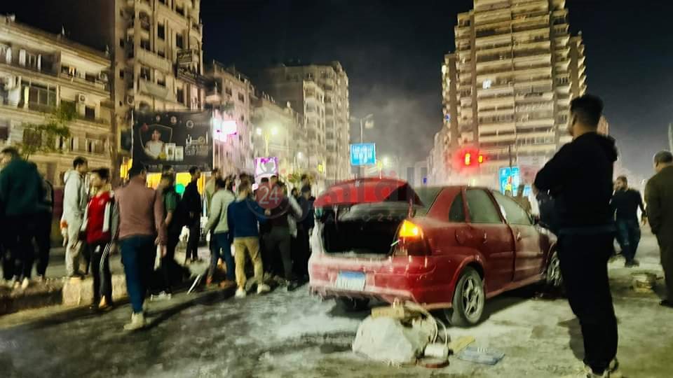 احتراق سيارة ملاكي بميدان المسله بالفيوم دون وقوع إصابات 