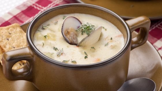 طريقة عمل شوربة سي فود بالصوص الأبيض