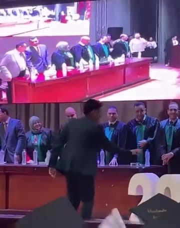 الشاب 03