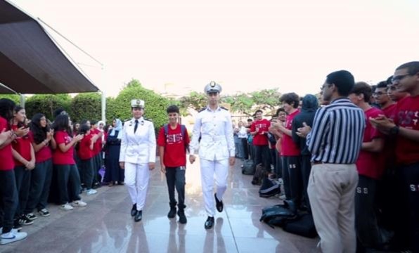 وزارة الداخلية تصطحب أبناء الشهداء إلى مدارسهم
