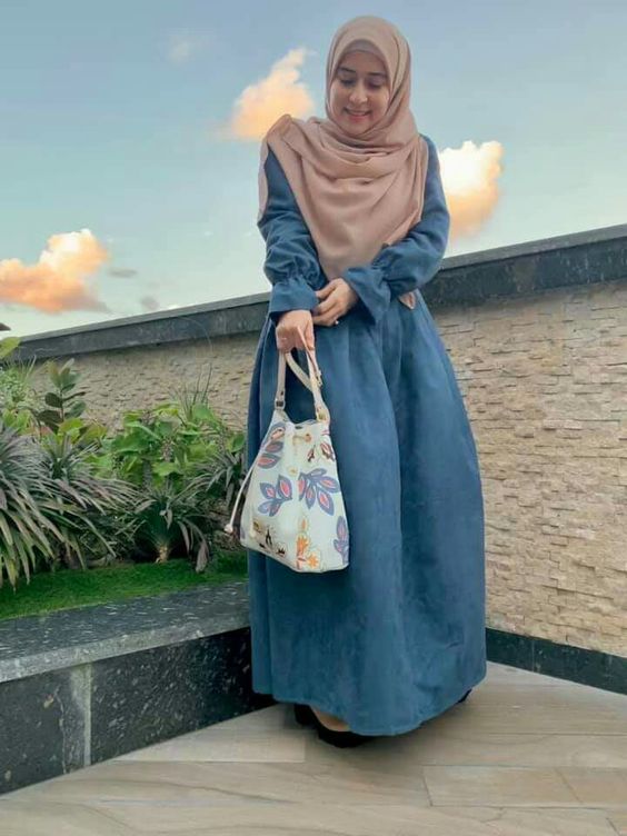 ملابس المحجبات الطويلة