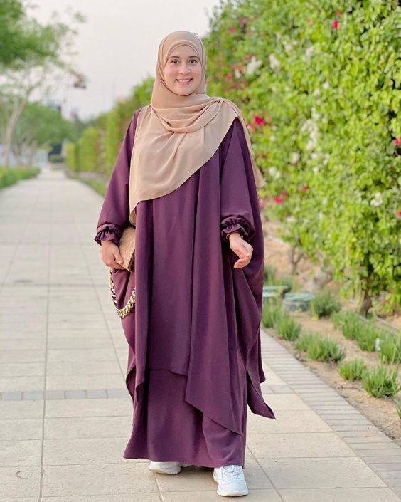 ملابس المحجبات الطويلة
