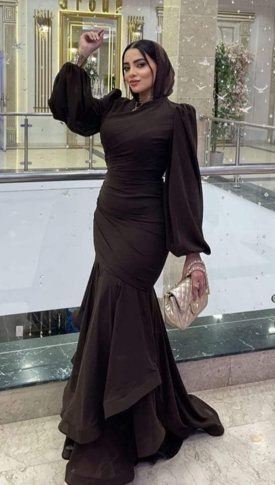 فساتين سواريه صك أسود