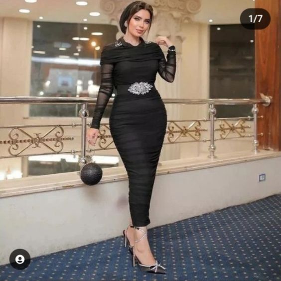 فساتين سواريه صك أسود