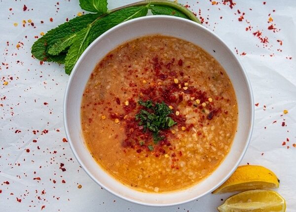 طريقة عمل شوربة العدس التركية بالبرغل