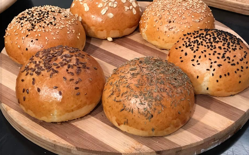 &nbsp;طريقة عمل خبز الكيزر خطوة بخطوة