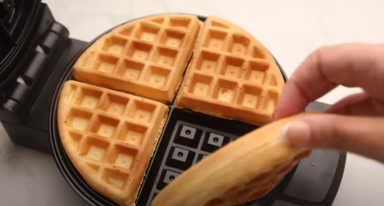 طريقة عمل الوافل&nbsp;