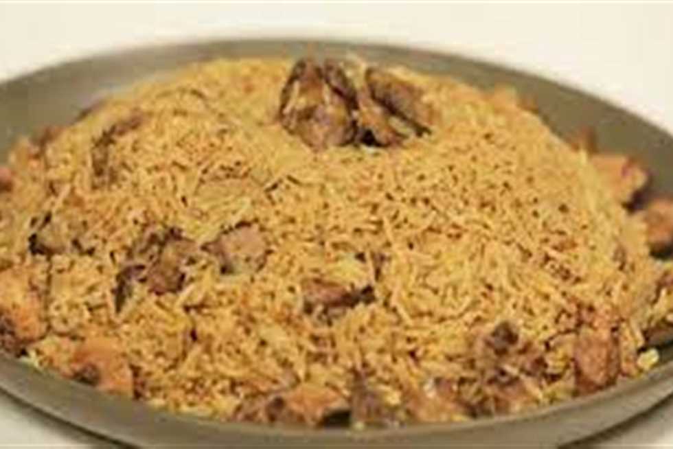 &nbsp;عمل أرز بالخلطة والزبيب واللوز