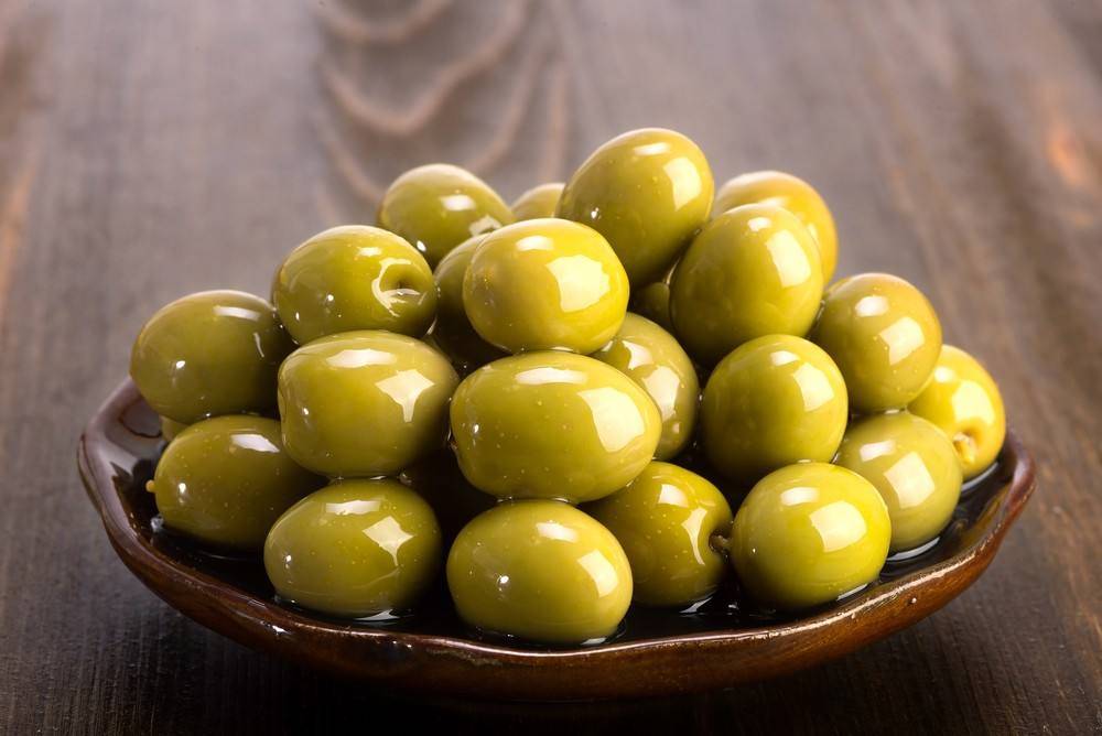 طريقة عمل الزيتون الأخضر