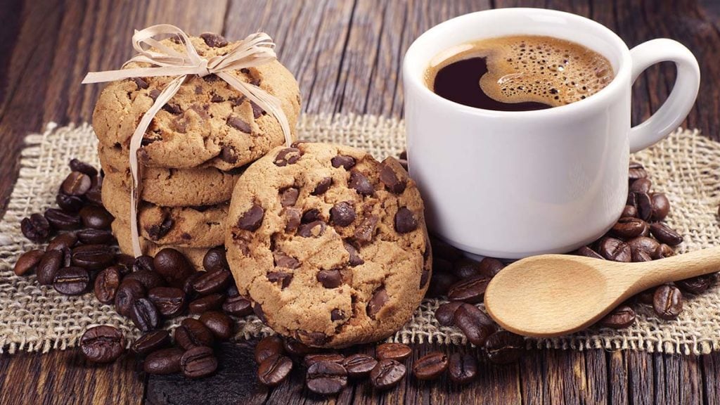 خطوات تحضير الكوكيز بالعسل الأسود