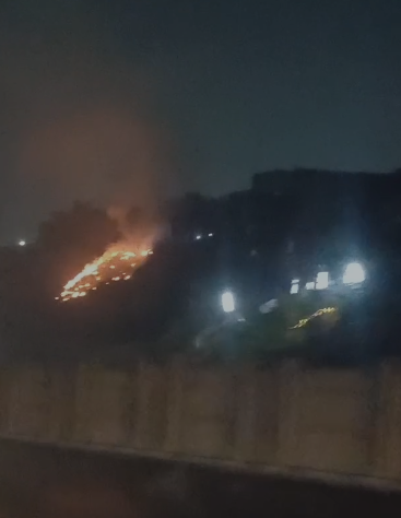 اندلاع حريق داخل أرض فضاء علي طريق مصانع النحاس المتجه للمشير&nbsp;