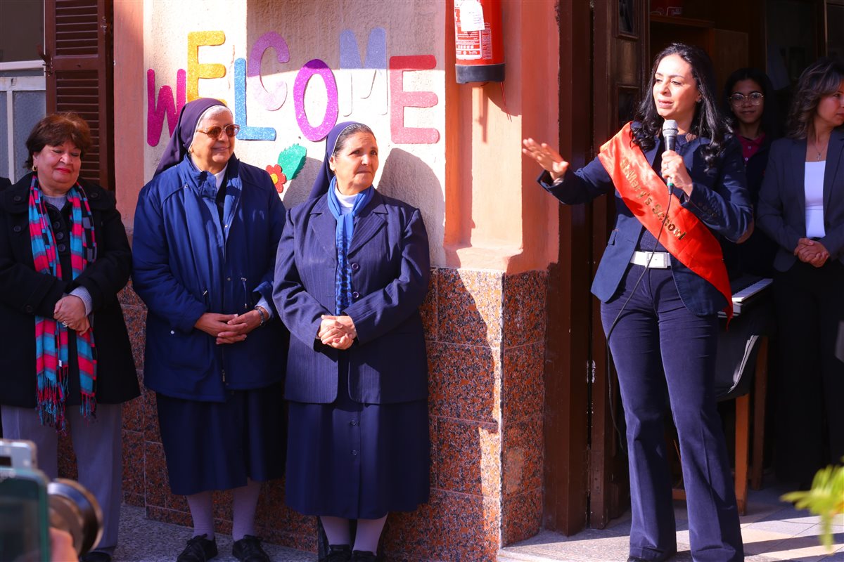 وزيرة التضامن تزور مدرسة راهبات الراعي الصالح