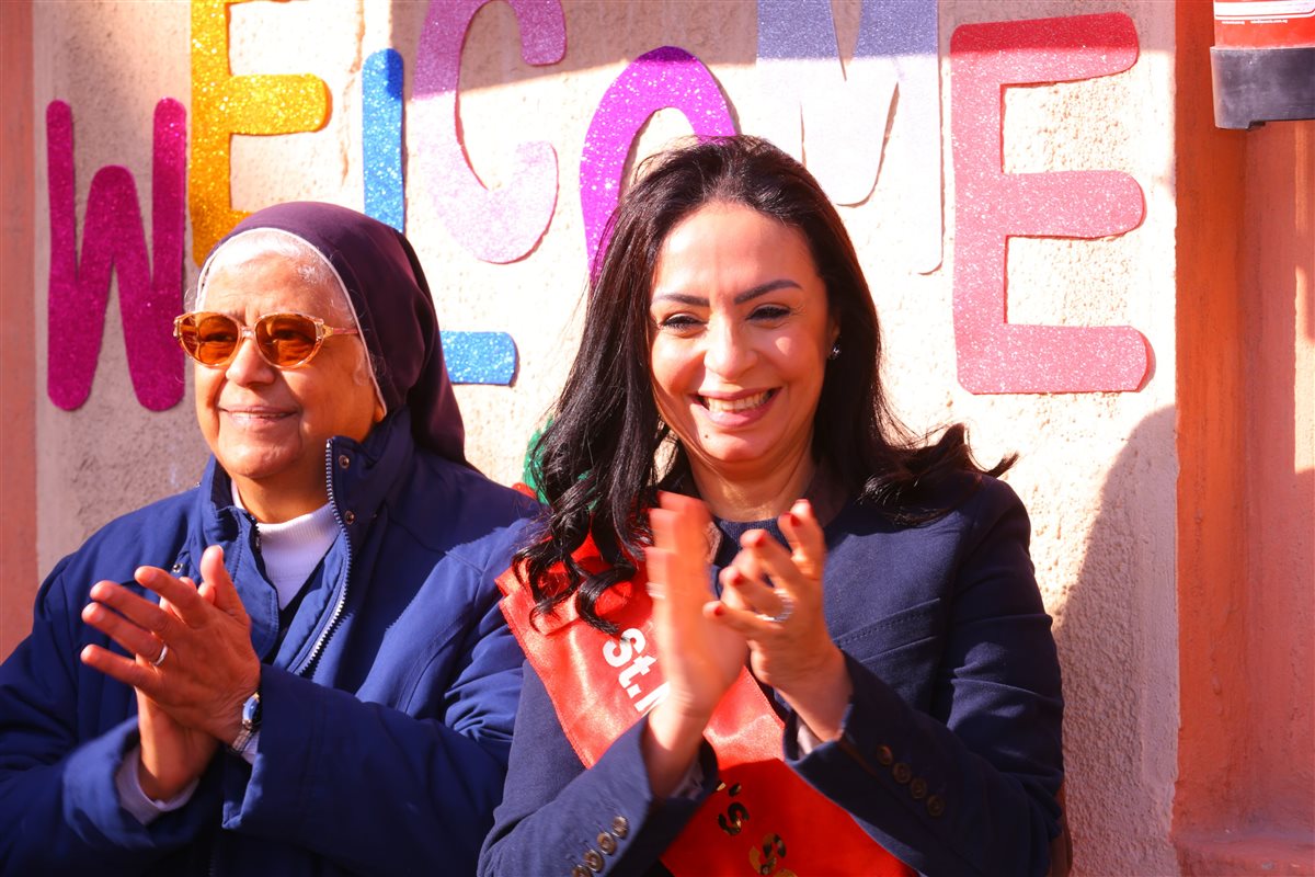 وزيرة التضامن تزور مدرسة راهبات الراعي الصالح