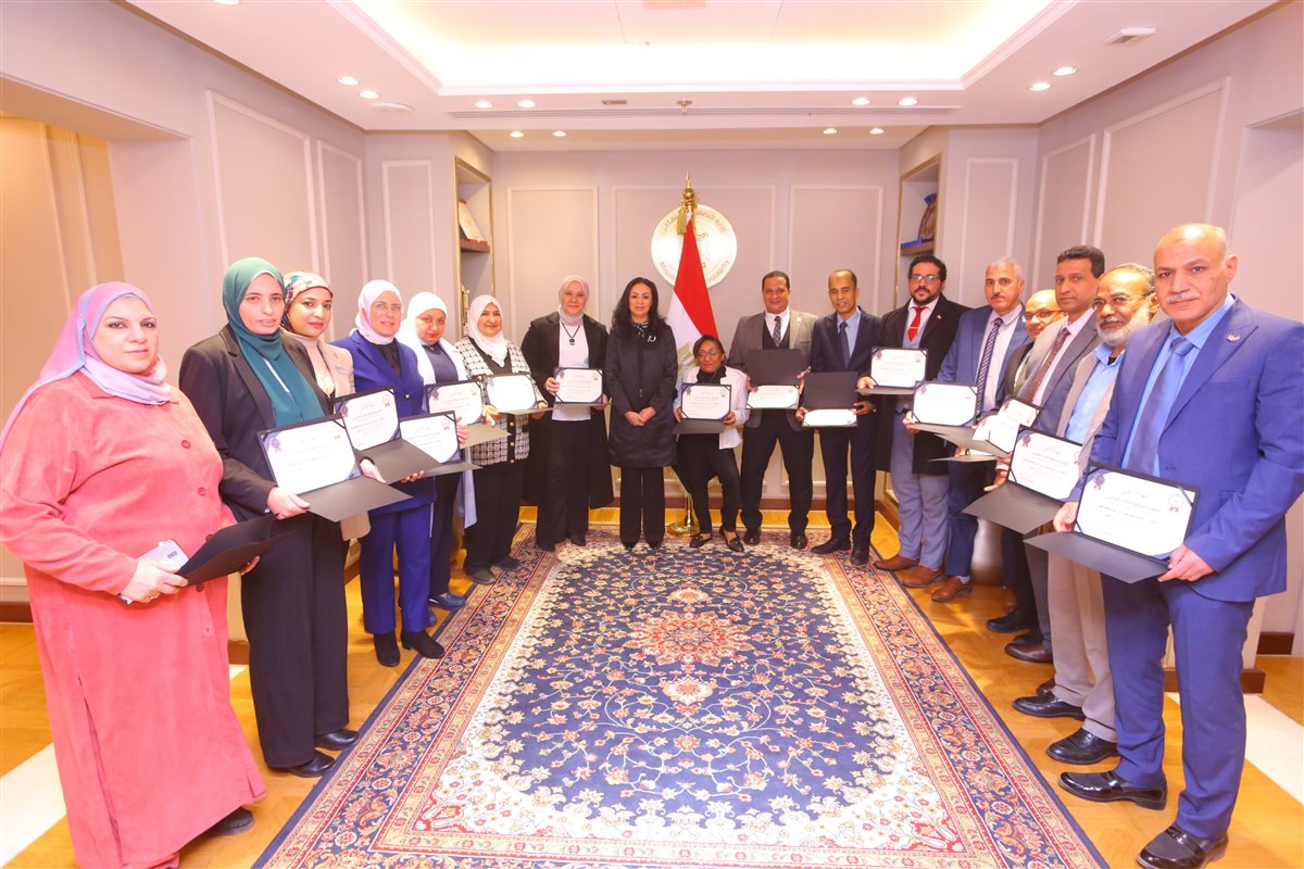 وزيرة التضامن خلال تكريم مكتب الوزيرة بالوزارة