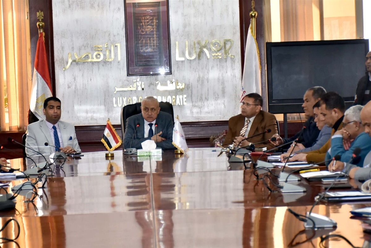 محافظ الأقصر ومتابعة حقوق الطفل