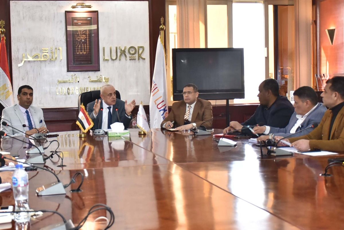 محافظ الأقصر ومتابعة حقوق الطفل