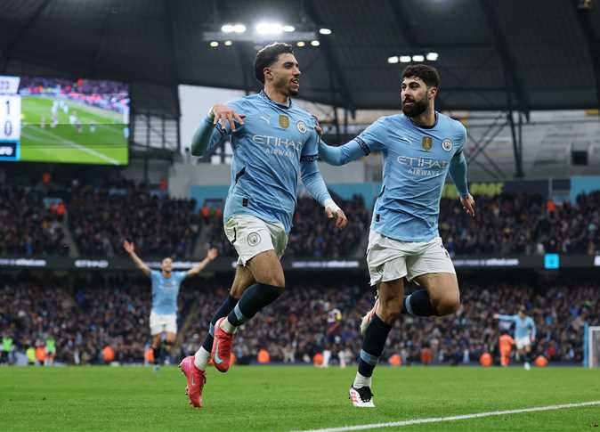 القنوات الناقلة لمشاهدة مباراة مانشستر سيتي ضد توتنهام بث مباشر اليوم في قمة البريميرليج