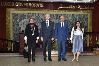 محافظ الأقصر والسفير الاسترالي