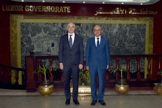 محافظ الأقصر والسفير الاسترالي