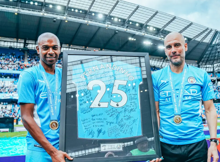 بيب جوارديولا وفرناندينيو