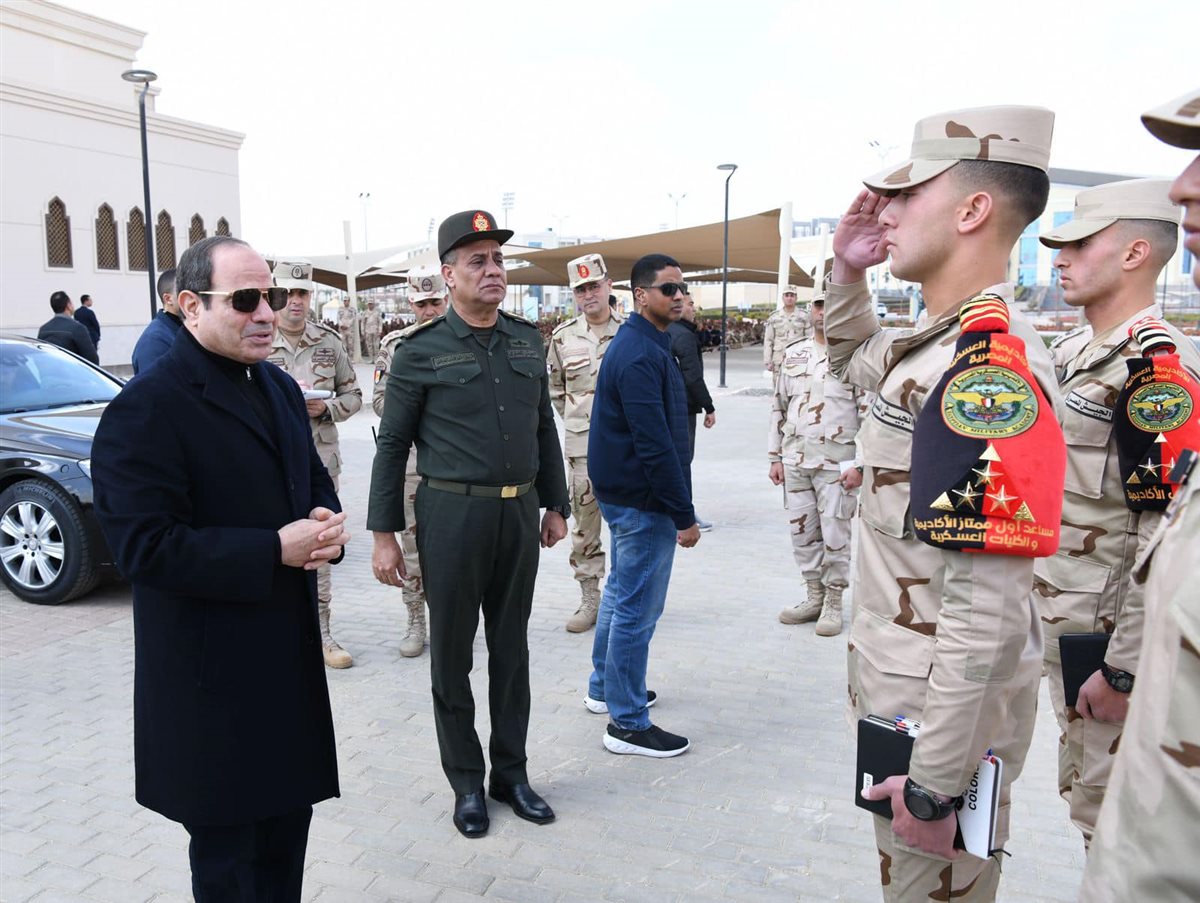 الرئيس السيسي يتفقد الأكاديمية العسكرية