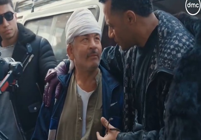 محمد رمضان يسلم مُسن 100 ألف جنيه بـ برنامج مدفع رمضان