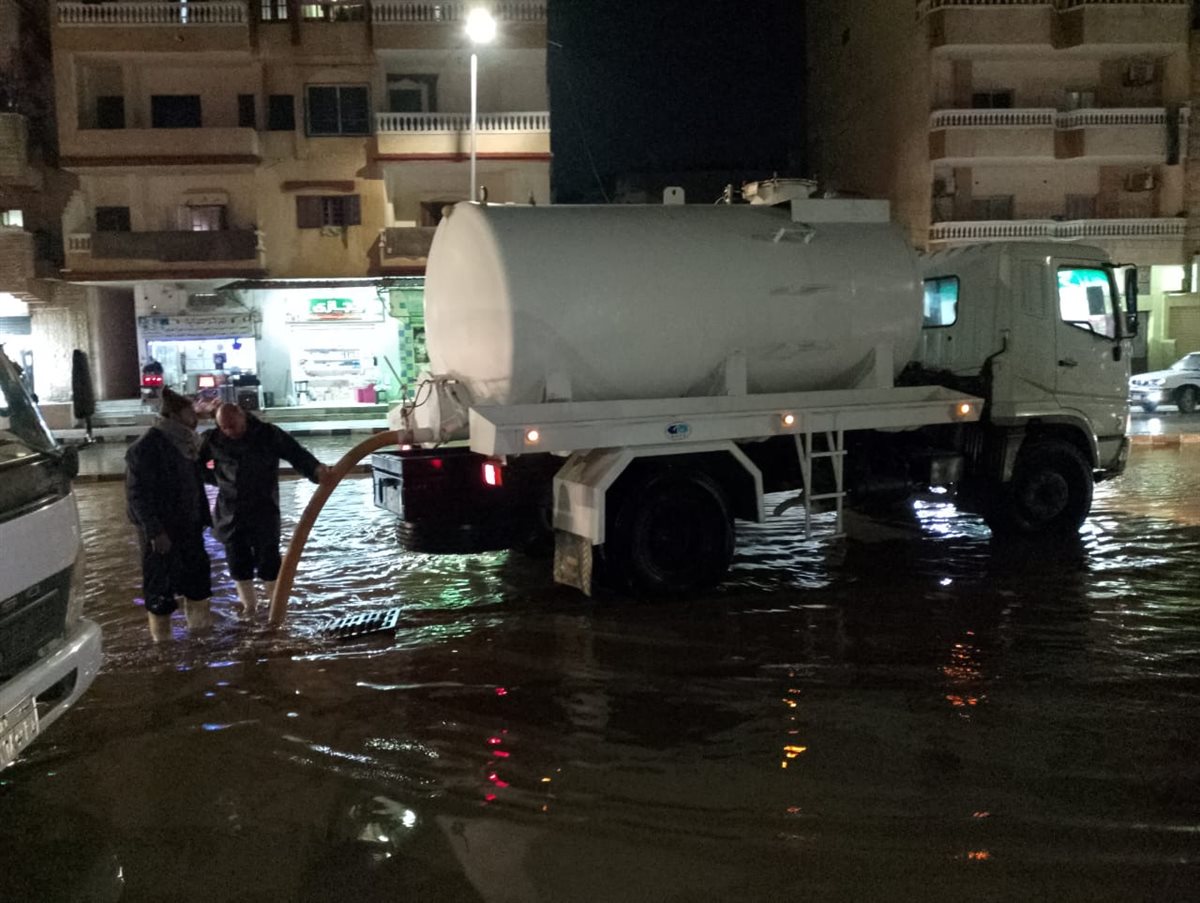 شفط مياه الأمطار من الشوارع