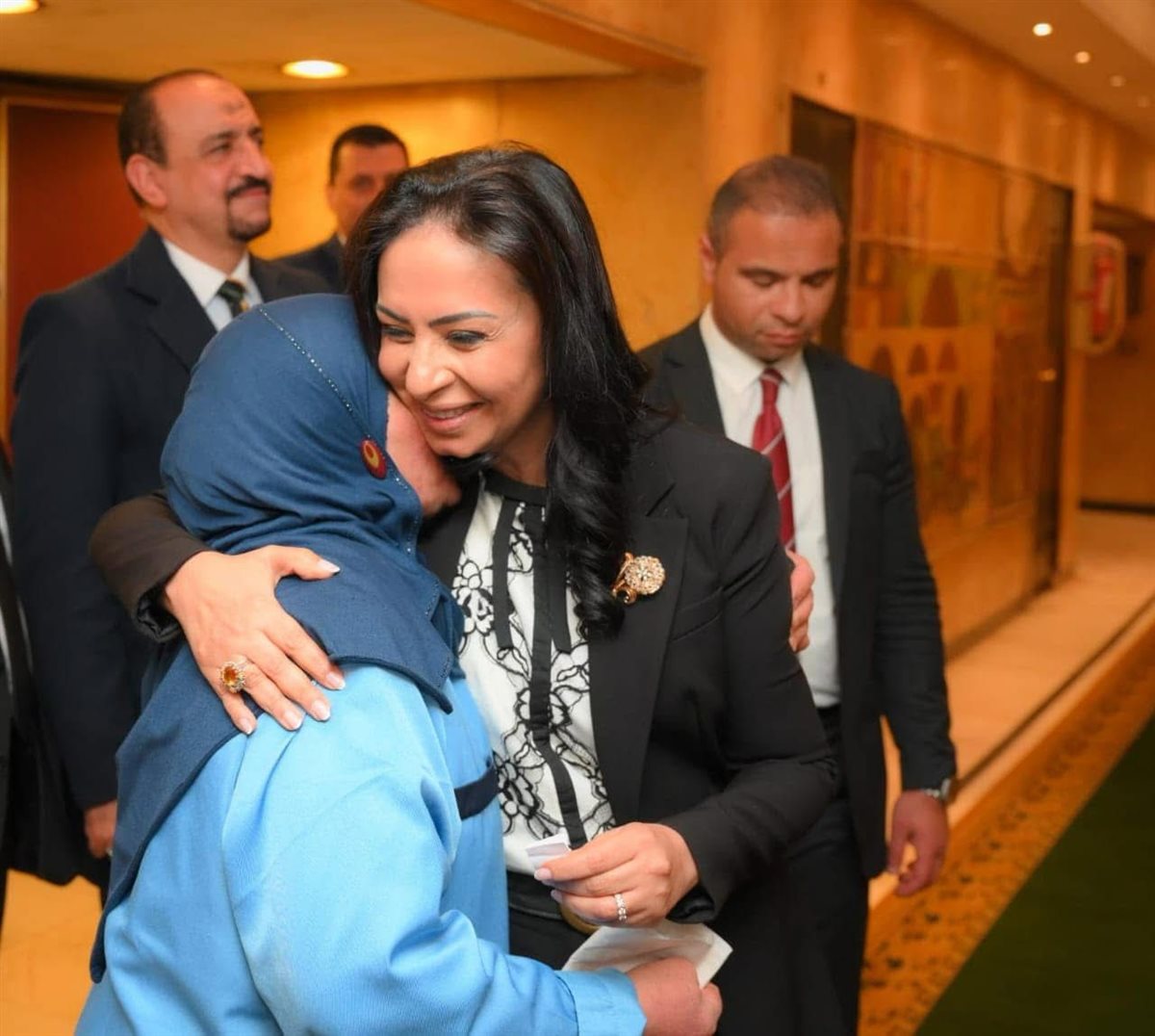 &nbsp;الدكتورة مايا مرسي وعاملة بمجلس النواب