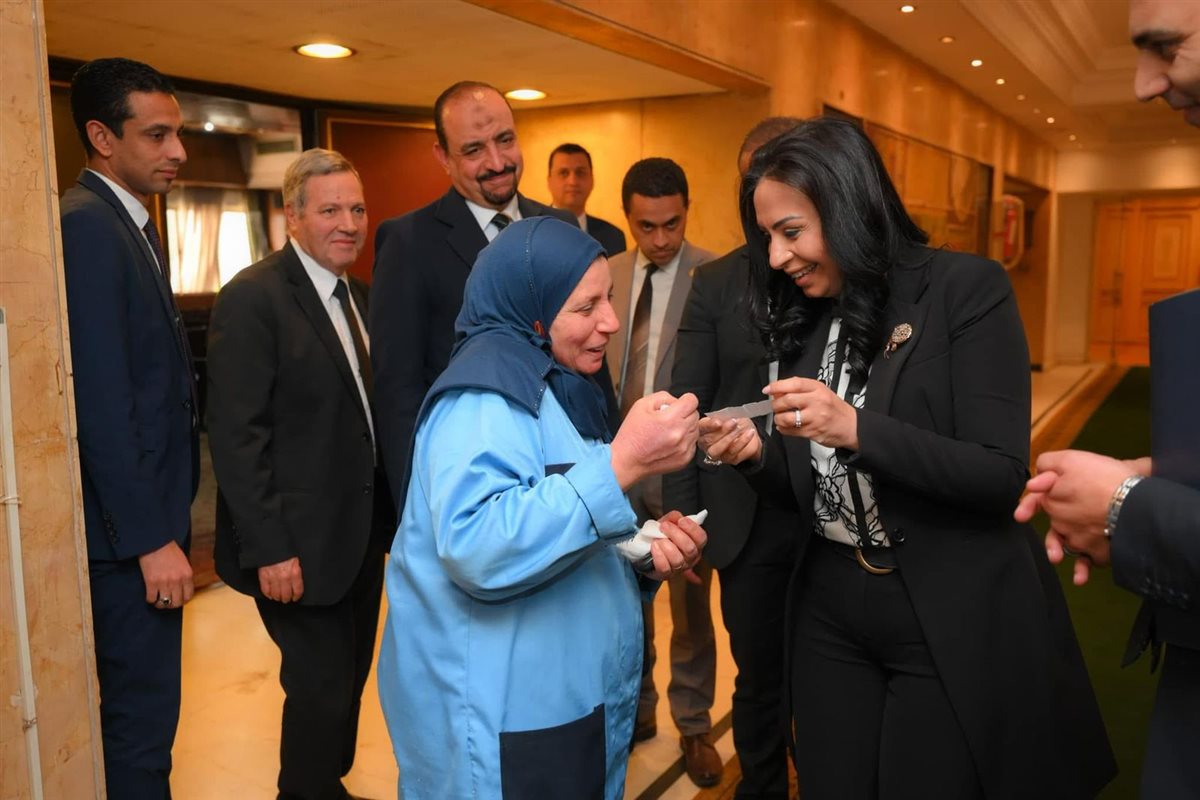 &nbsp;الدكتورة مايا مرسي وعاملة بمجلس النواب