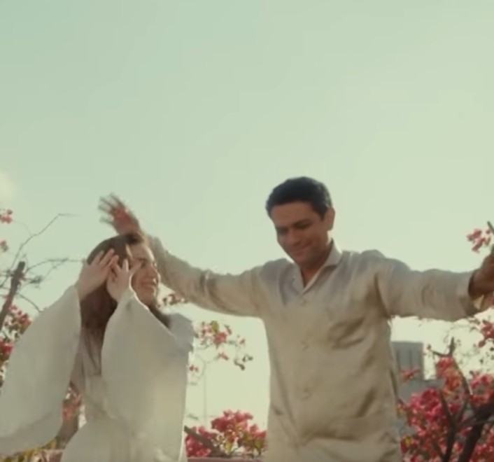 وصلة رقص لـ مي عز الدين على أغاني الكينج محمد منير مع آسر ياسين