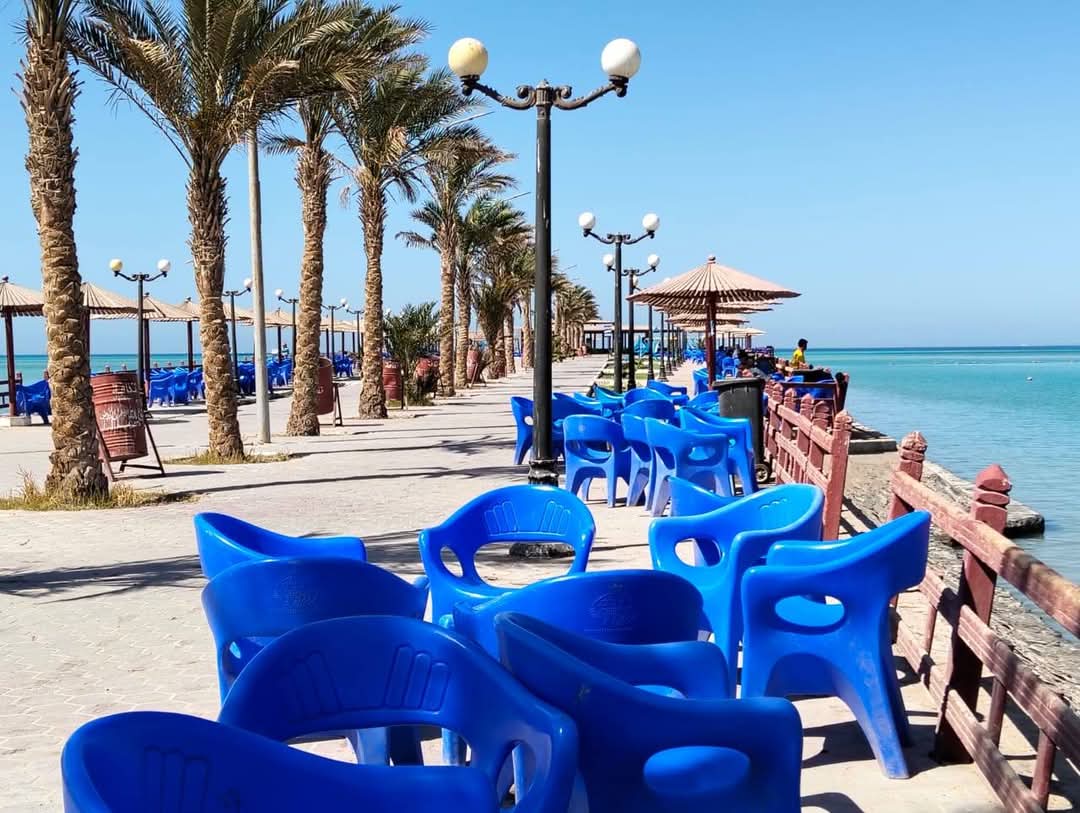 رئيس مدينة الغردقة يتفقد الشواطئ 