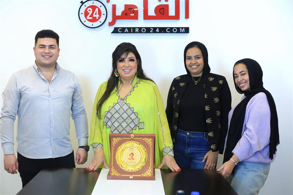 القاهرة 24 يكرم فيفي عبده