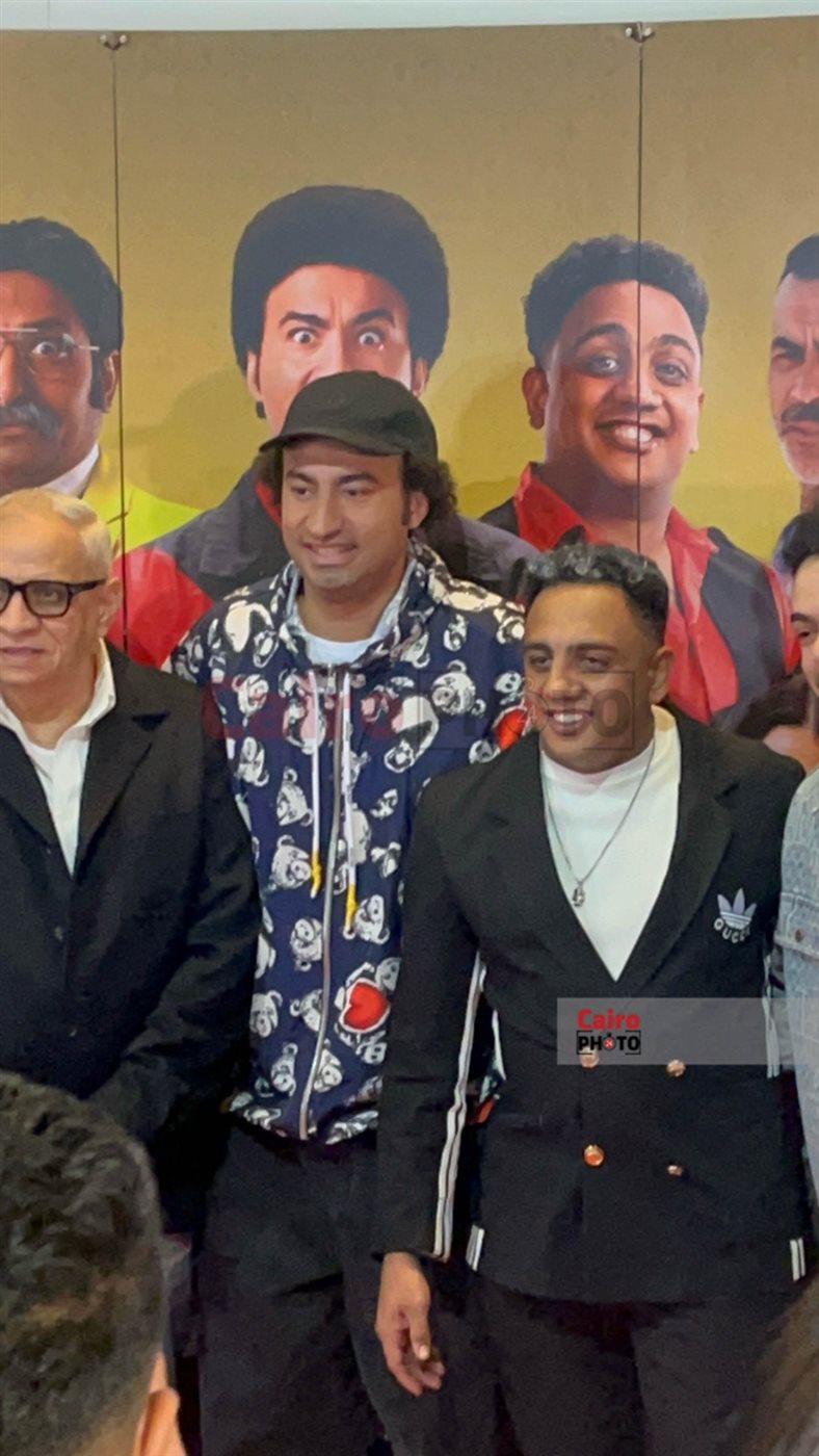 بالصور.. علي ربيع وأوس أوس والمنتج أحمد السبكي يحتفلون بالعرض الخاص لـ فيلم الصفا الثانوية بنات