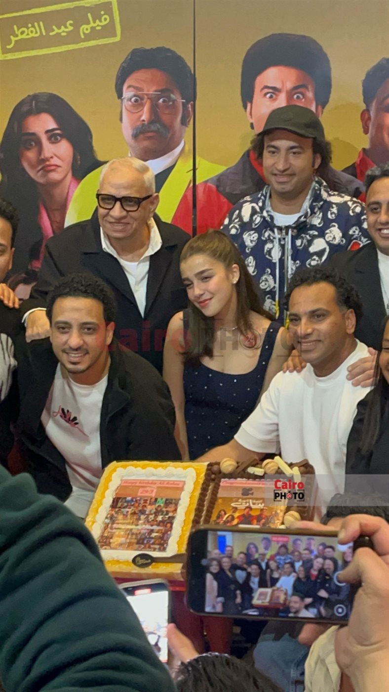 بالصور.. علي ربيع وأوس أوس والمنتج أحمد السبكي يحتفلون بالعرض الخاص لـ فيلم الصفا الثانوية بنات