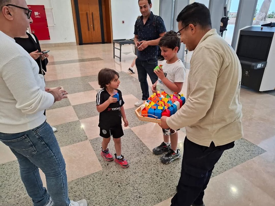 متحف شرم الشيخ يستقبل الزائرين في عيد الفطر بتوزيع الحلوى