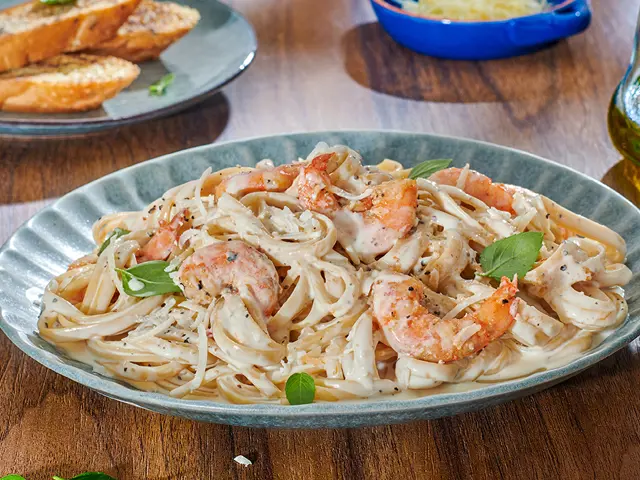 مكرونة كريمي بالسبانخ