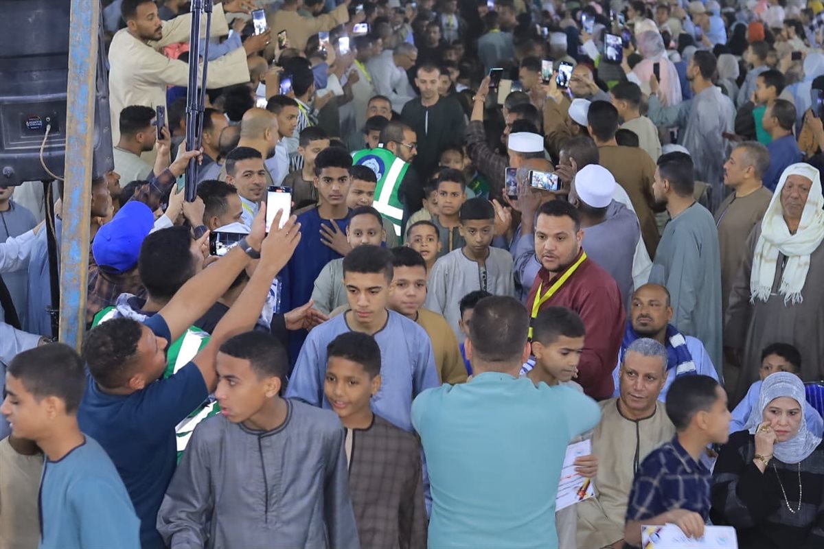 تكريم حفظة القرآن الكريم