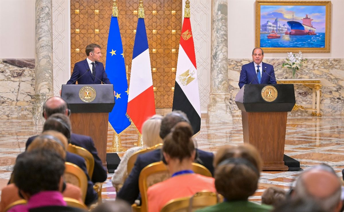 الرئيس السيسي والرئيس الفرنسي ماكرون