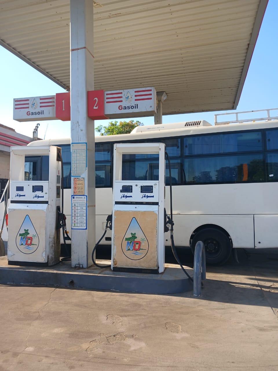 انتظام العمل بمحطات الوقود بعد رفع اسعارة بالأقصر