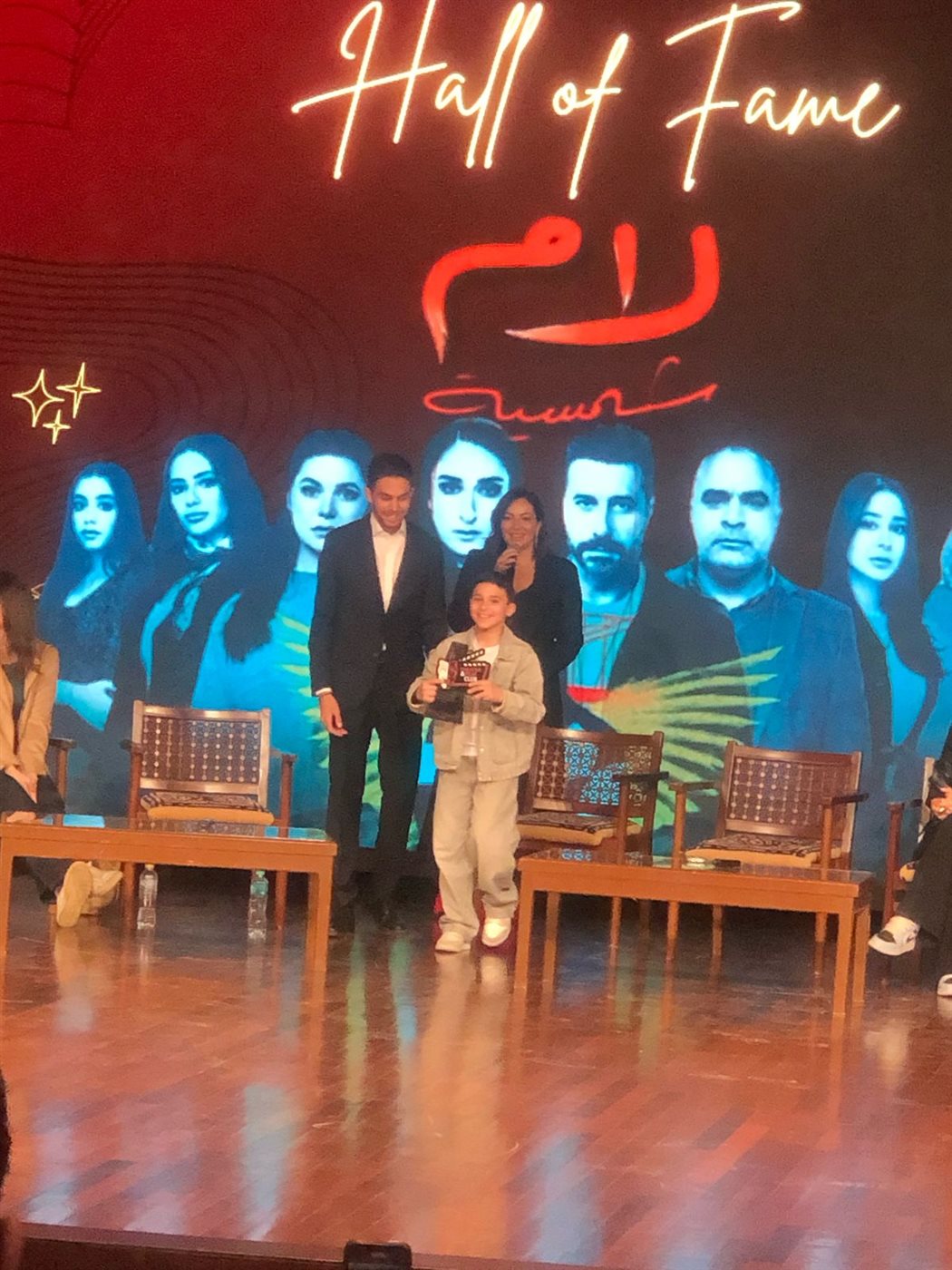 بحضور كرم الشناوي وأمينة خليل ويسرا اللوزي.. الجامعة الأمريكية تكرّم أبطال مسلسل لام شمسية