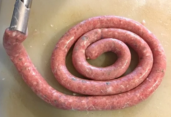 طريقة عمل السجق بالمنزل بالصور