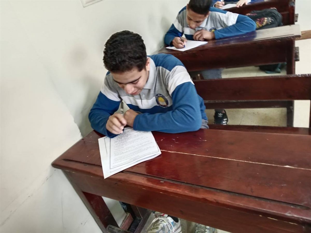 المدارس تصمم نماذج استرشادية لنظام البوكليت لتدريب طلاب الشهادة الإعدادية استعدادًا للامتحانات