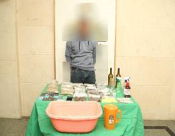 المتهمين والمضبوطات&nbsp;