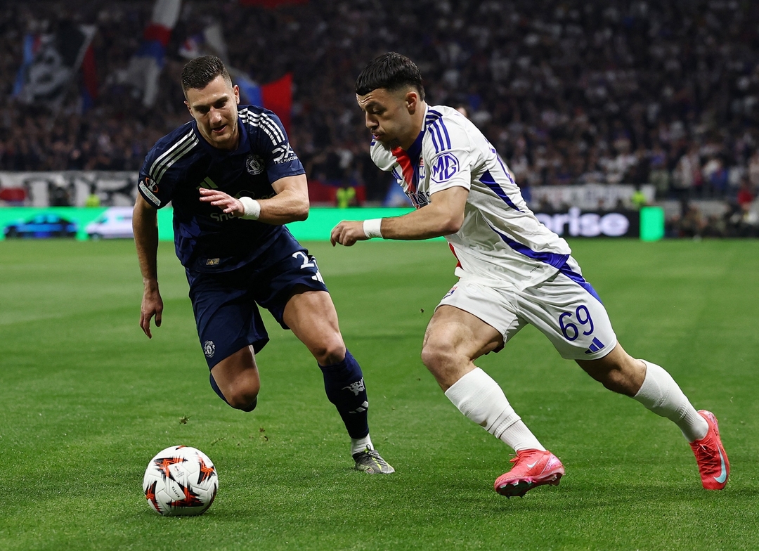 القنوات الناقلة لمباراة مانشستر يونايتد وأولمبيك ليون بث مباشر الآن في دوري أوروبا.