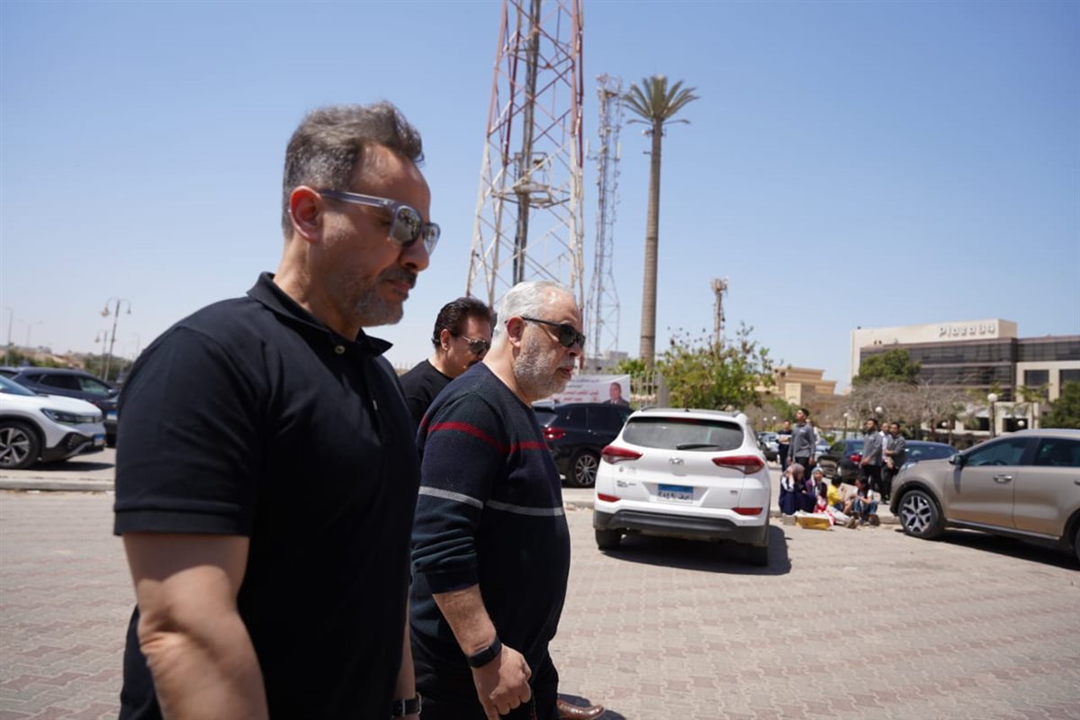 نجوم الفن في جنازة سليمان عيد